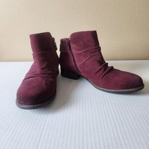 EARTH Suede Women’s Western Ankle Boots Avani Billings Burgundy Side Zip Siz 8.5